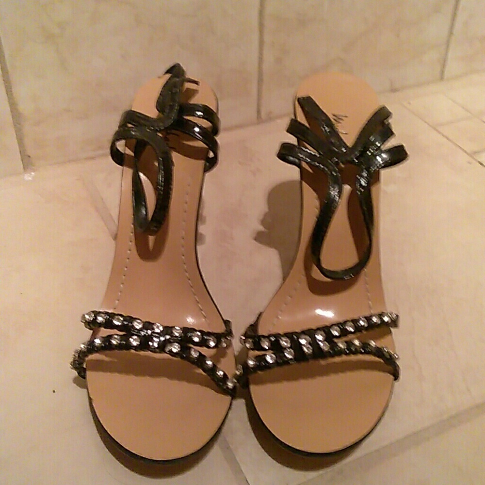 Michael Antonio black heels